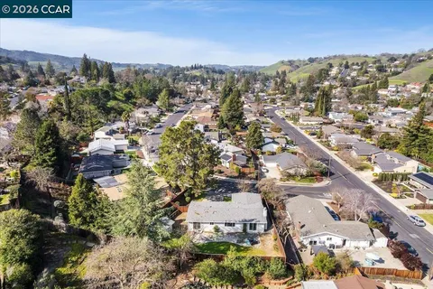 $949,000 | 407 Roanoke Drive, Martinez, CA 94553