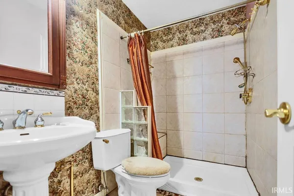 $256,000 | 546 Lois Lane, Bloomington, IN 47403