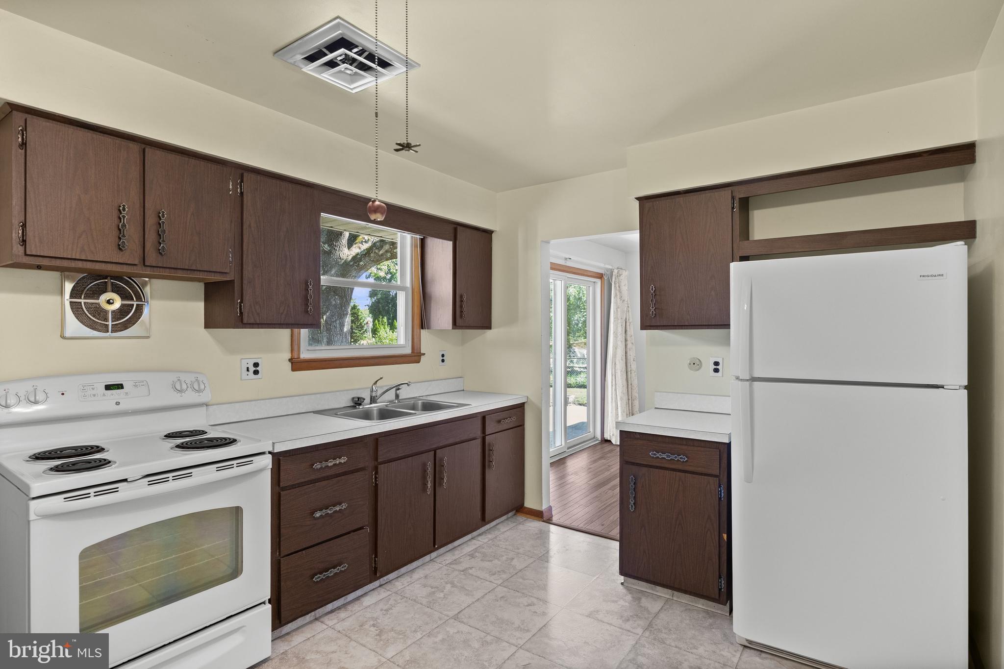 6 Shady Lane Pemberton, NJ 08068 - Photo 11 of 31 Gallery Image 11