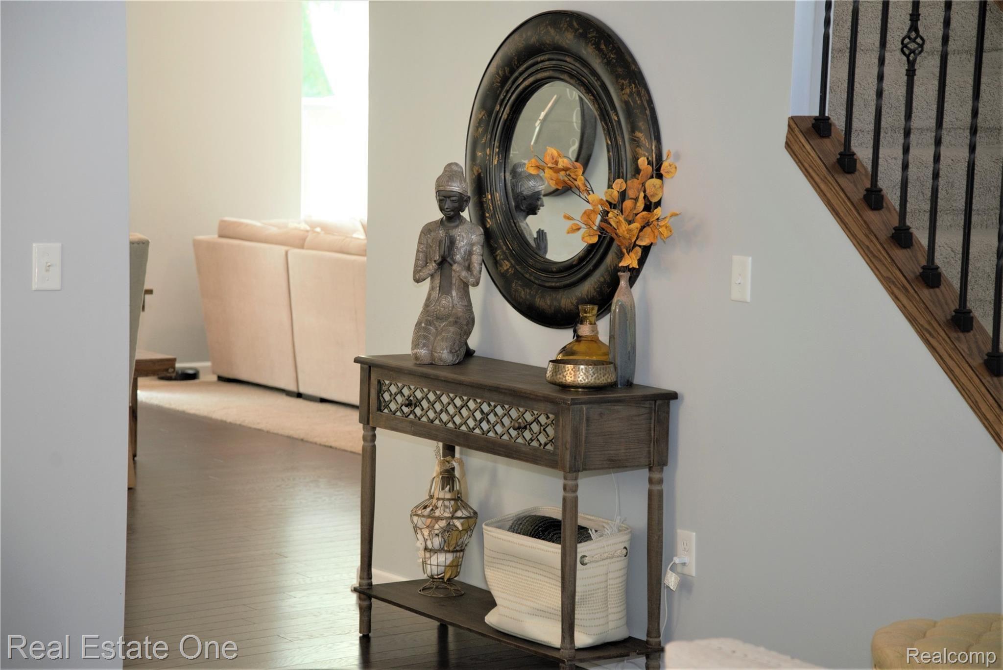 27099 Victoria Road Novi, MI 48374 - Photo 10 of 43 12-LivingRoom.jpg