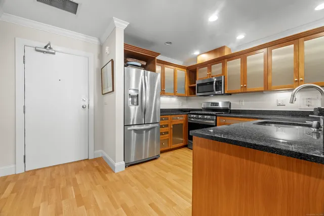 $3,500 | 17 Water Street, Unit A10, Groton, CT 06355