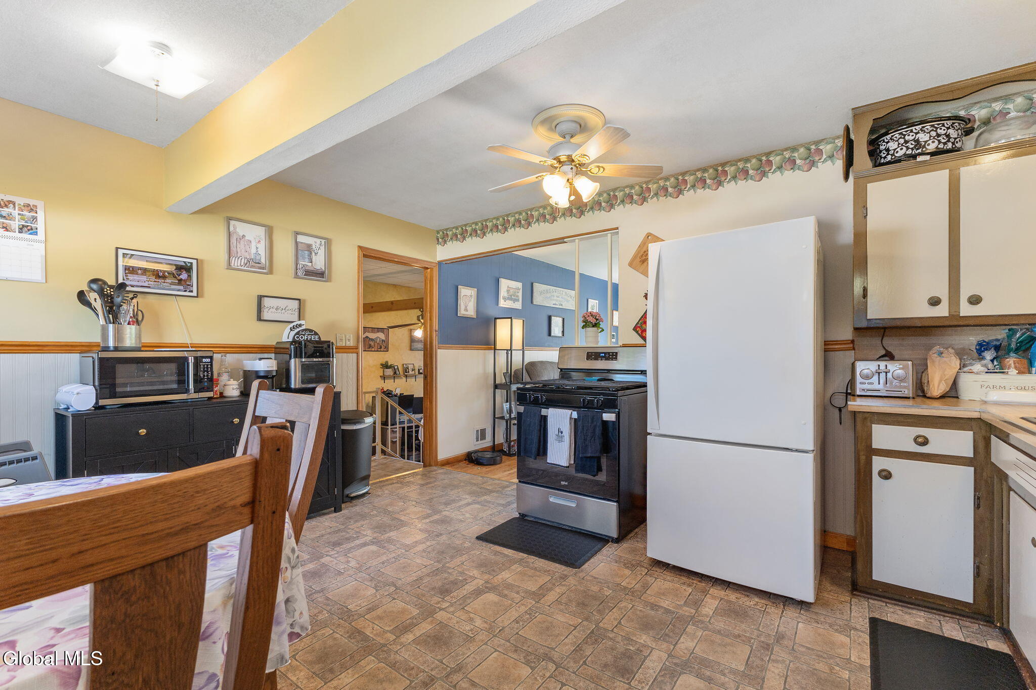 10 Tanglewood Road Colonie, NY 12205 - Photo 11 of 44 11-10TanglewoodRd_11