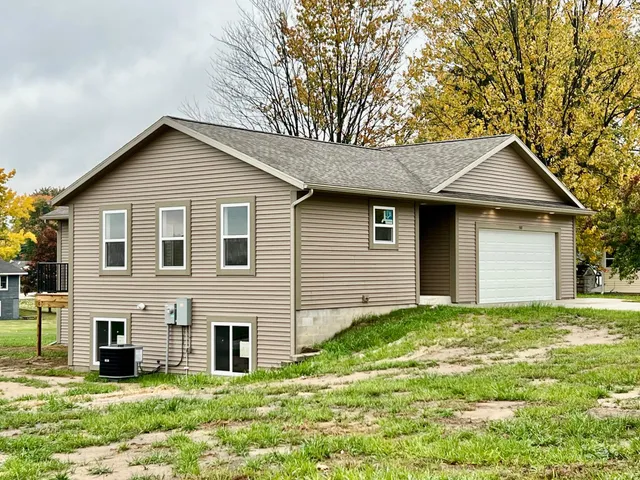 $349,900 | 501 South Sullivan Avenue, Fremont, MI 49412