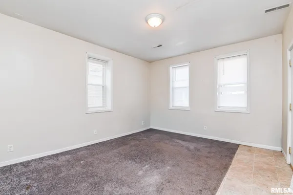 $94,900 | 352 Catherine Street, Pekin, IL 61554