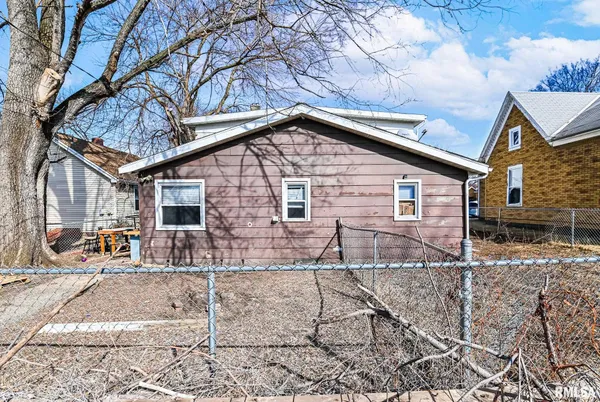 $94,900 | 352 Catherine Street, Pekin, IL 61554