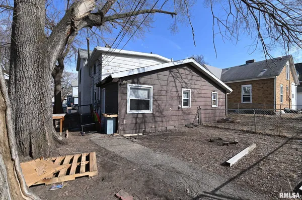 $94,900 | 352 Catherine Street, Pekin, IL 61554