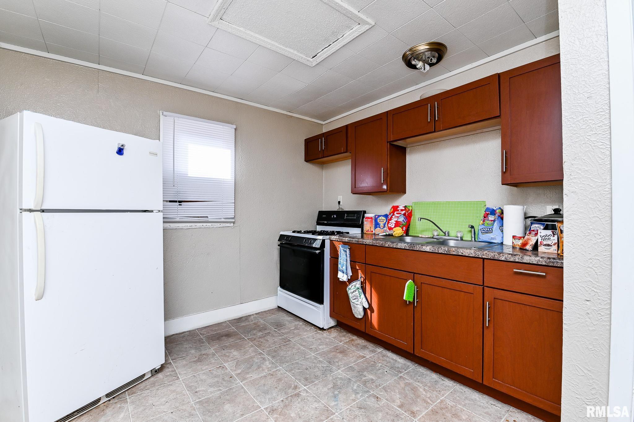 352 Catherine Street Pekin, IL 61554 - Photo 5 of 45