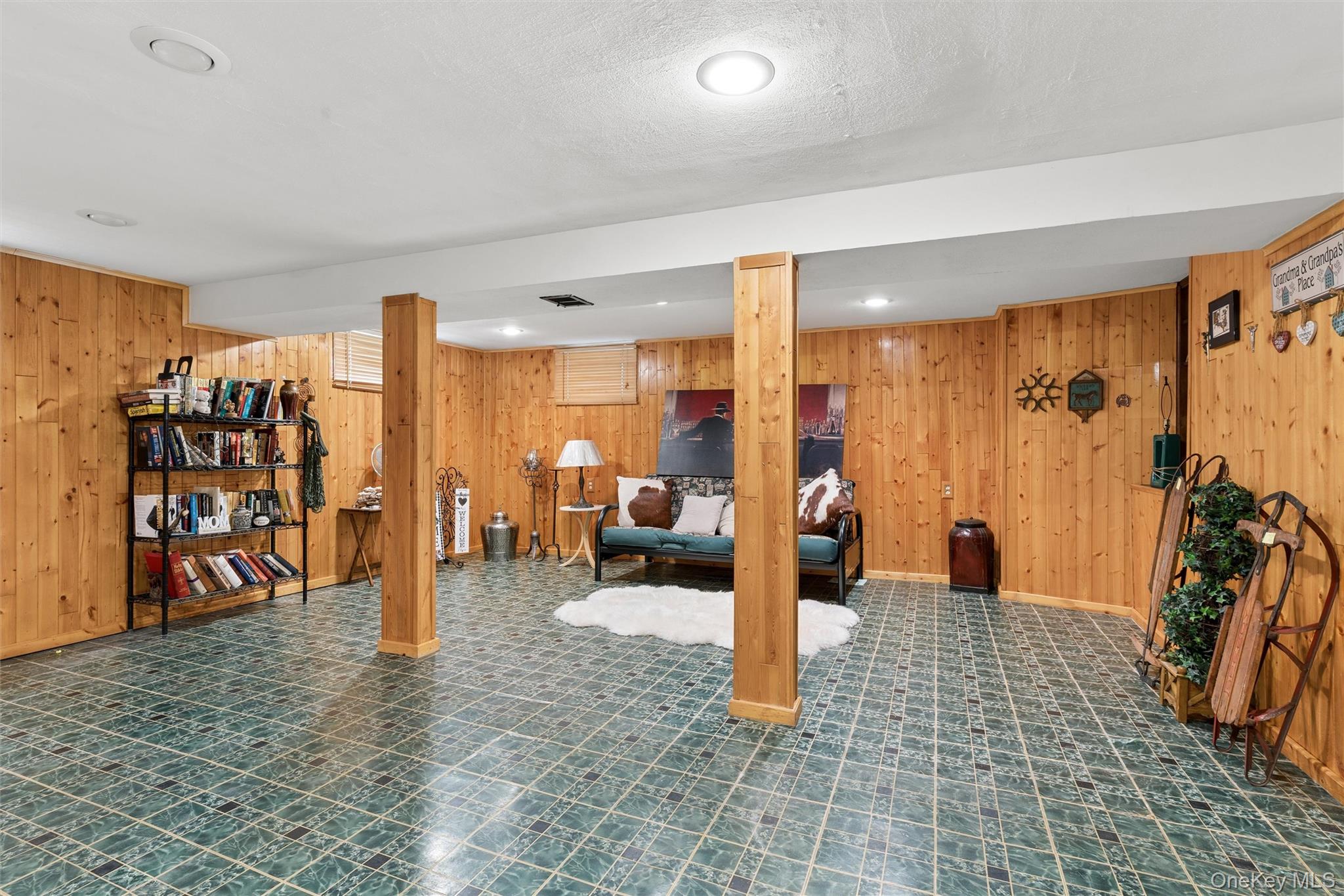 114 Miller Road Hicksville, NY 11801 - Photo 31 of 40