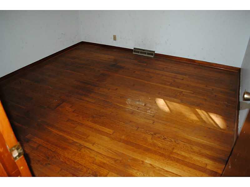 1129 South Post Road Indianapolis, IN 46239 - Photo 3 of 5 Gallery Image 3