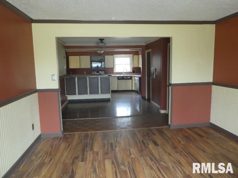 54 Pine Cove Springfield, IL 62712 - Photo 11 of 27 Gallery Image 11