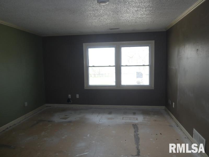 54 Pine Cove Springfield, IL 62712 - Photo 13 of 27 Gallery Image 13