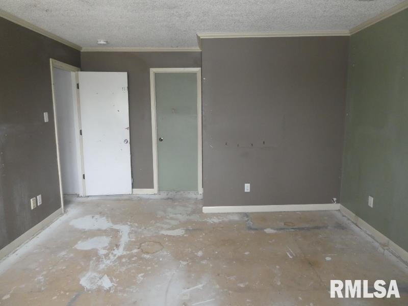 54 Pine Cove Springfield, IL 62712 - Photo 14 of 27 Gallery Image 14