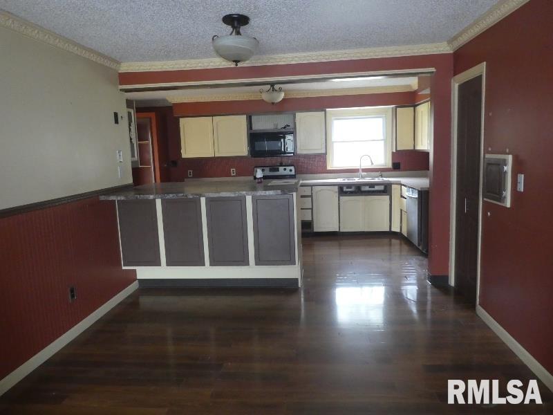54 Pine Cove Springfield, IL 62712 - Photo 7 of 27 Gallery Image 7