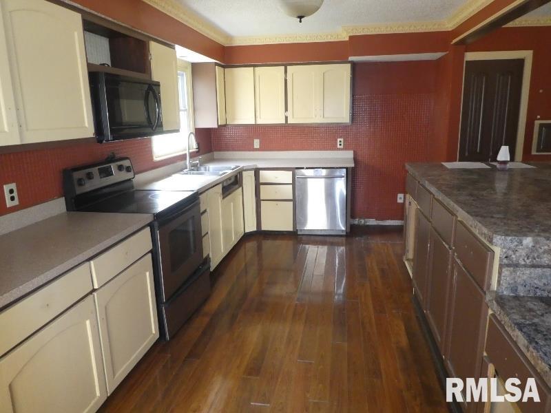 54 Pine Cove Springfield, IL 62712 - Photo 8 of 27 Gallery Image 8