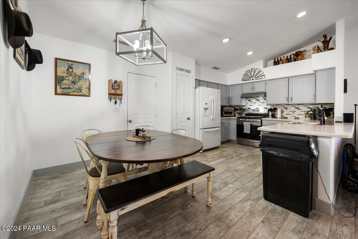 5401 North Robert Road Prescott Valley, AZ 86314 - Photo 8 of 23 08-Dining Room