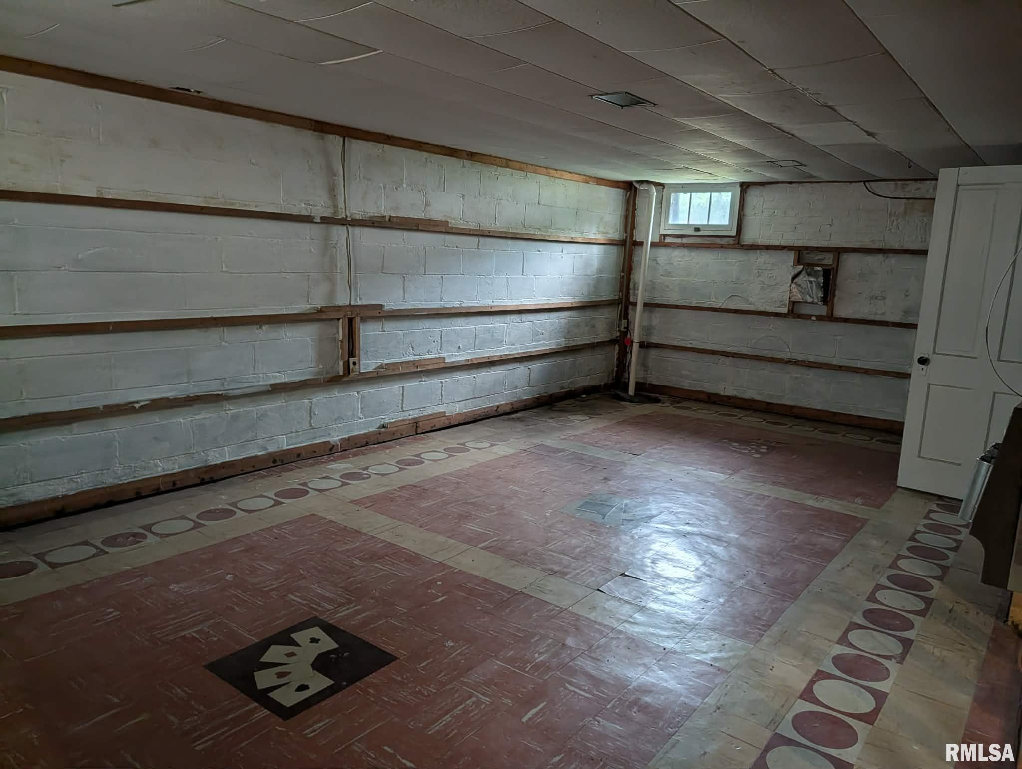 159 West Locust Street Canton, IL 61520 - Photo 17 of 25 Gallery Image 17