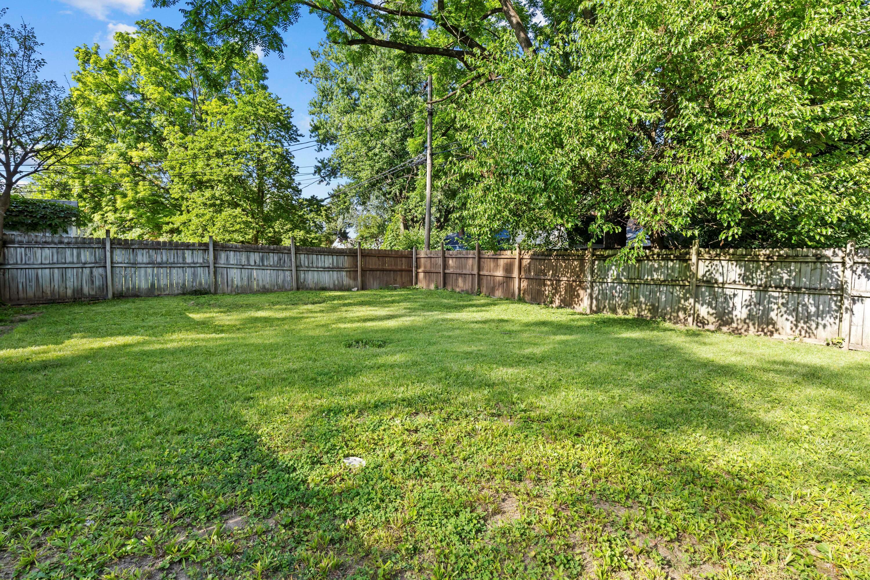 190 Lowell Road Columbus, OH 43209 - Photo 19 of 19 HRExterior2