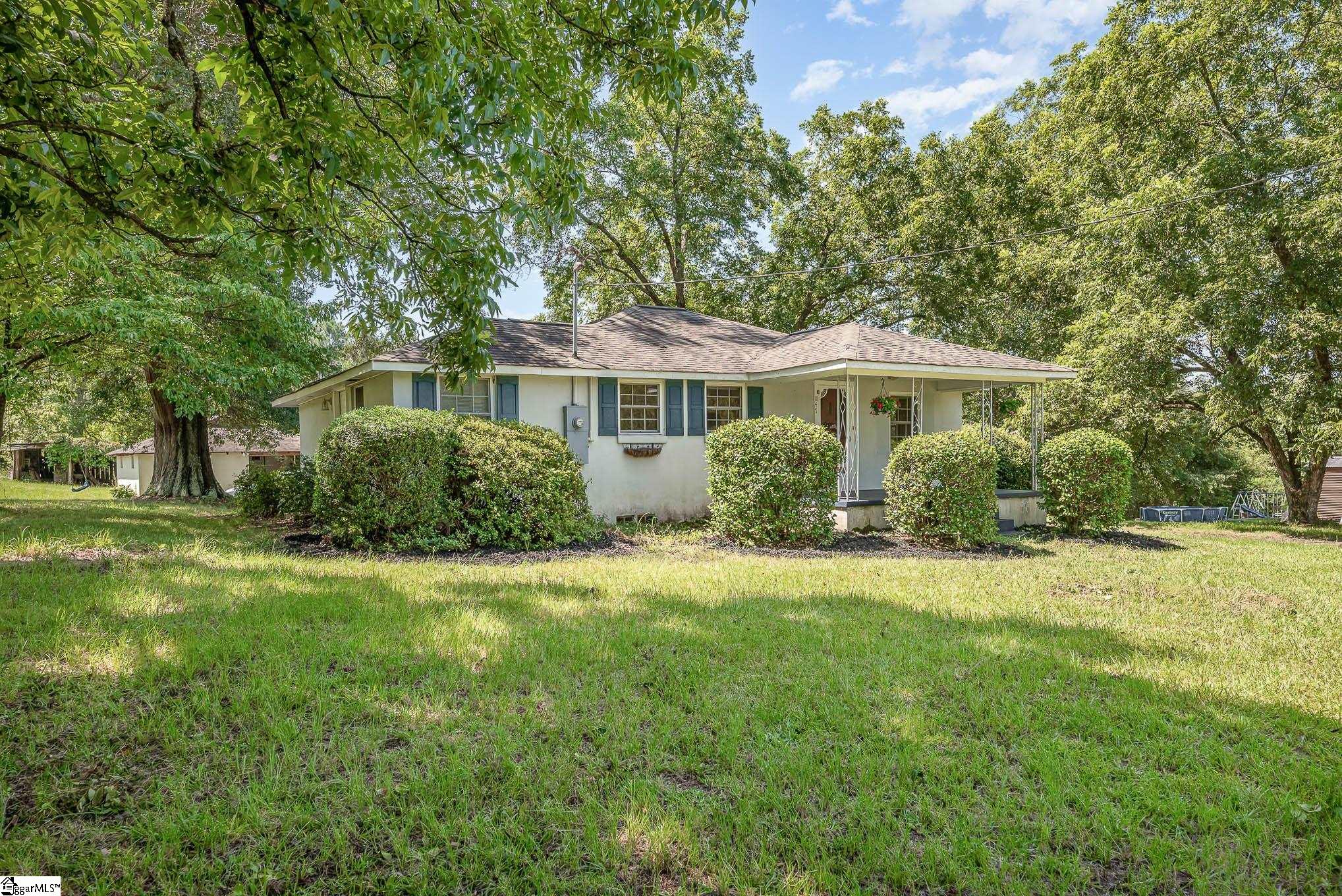 1147 Old Seneca Road Central, SC 29630 - Photo 3 of 31
