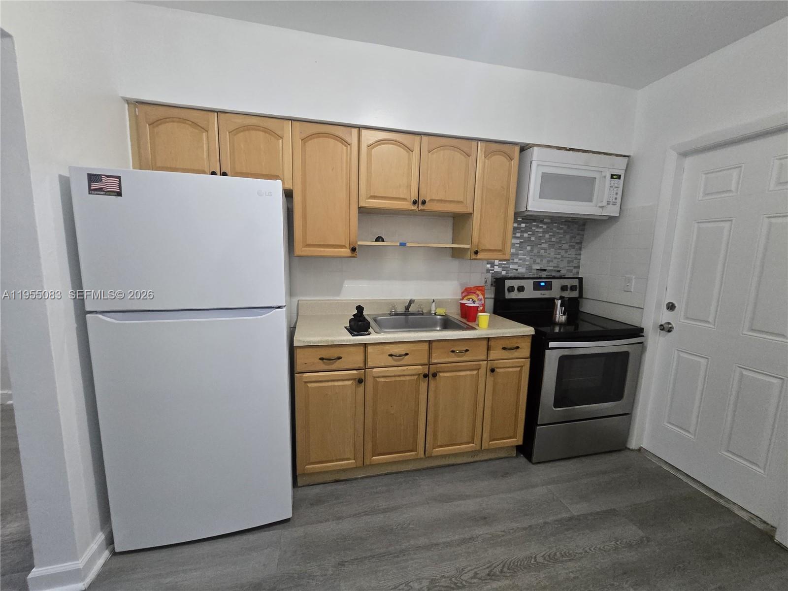 2729 Northwest 47th Street Miami, FL 33142 - Photo 14 of 44