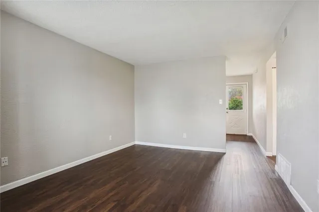 $1,725,000 | 1406-1420 Southwest Jefferson Street, Lee's Summit, MO 64081