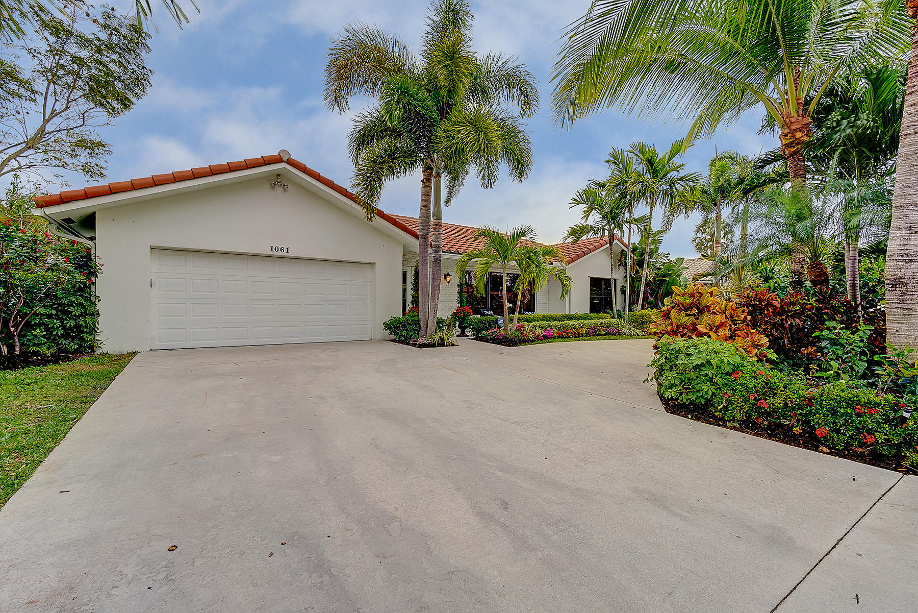 1061 Northwest 6th Street Boca Raton, FL 33486 - Photo 2 of 49 Wide Circular Drive