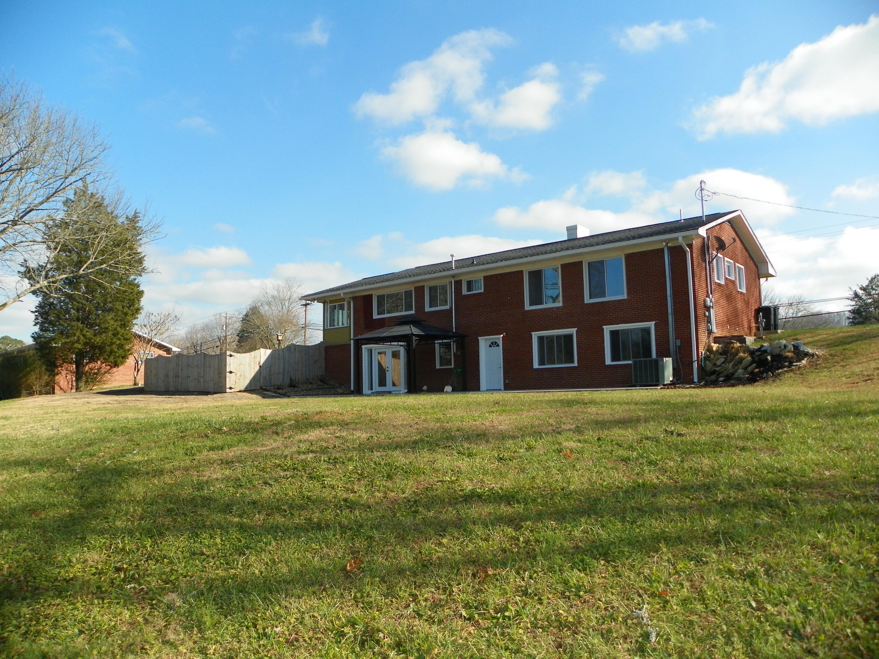 916 Ridgeview Drive Clinton, TN 37716 - Photo 3 of 40 028