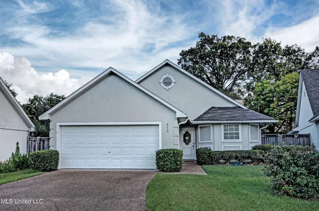 $199,900 | 212 Shadow Lake Drive North, Clinton, MS 39056