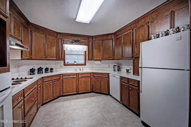 $199,900 | 212 Shadow Lake Drive North, Clinton, MS 39056