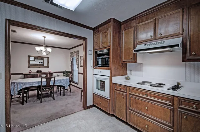 $199,900 | 212 Shadow Lake Drive North, Clinton, MS 39056