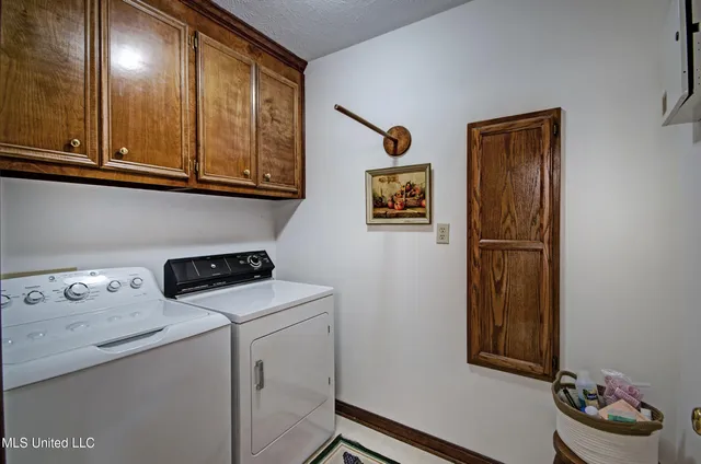 $199,900 | 212 Shadow Lake Drive North, Clinton, MS 39056