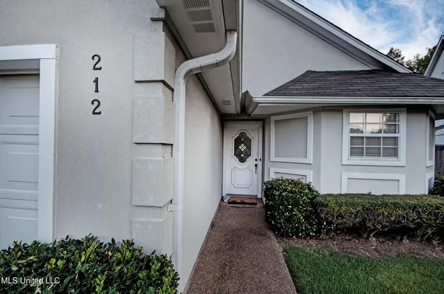 $199,900 | 212 Shadow Lake Drive North, Clinton, MS 39056