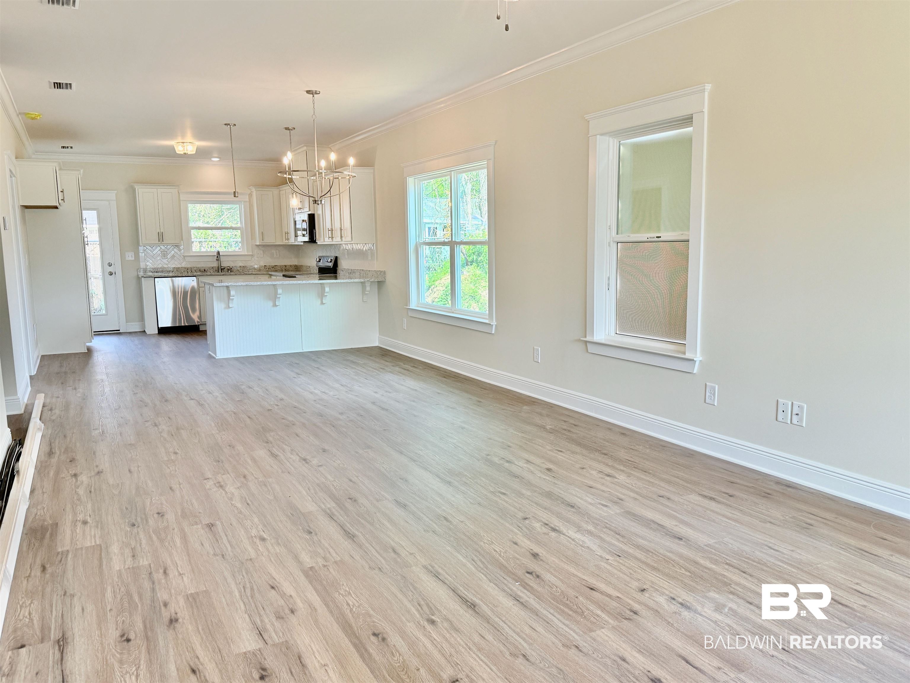 2298 Snowden Place Mobile, AL 36609 - Photo 2 of 11