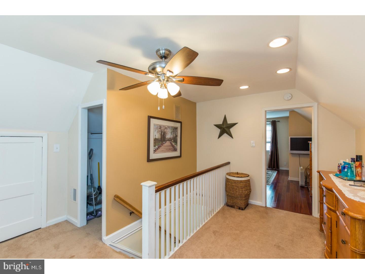 12 Hawthorne Road Broomall, PA 19008 - Photo 14 of 23 Hallway