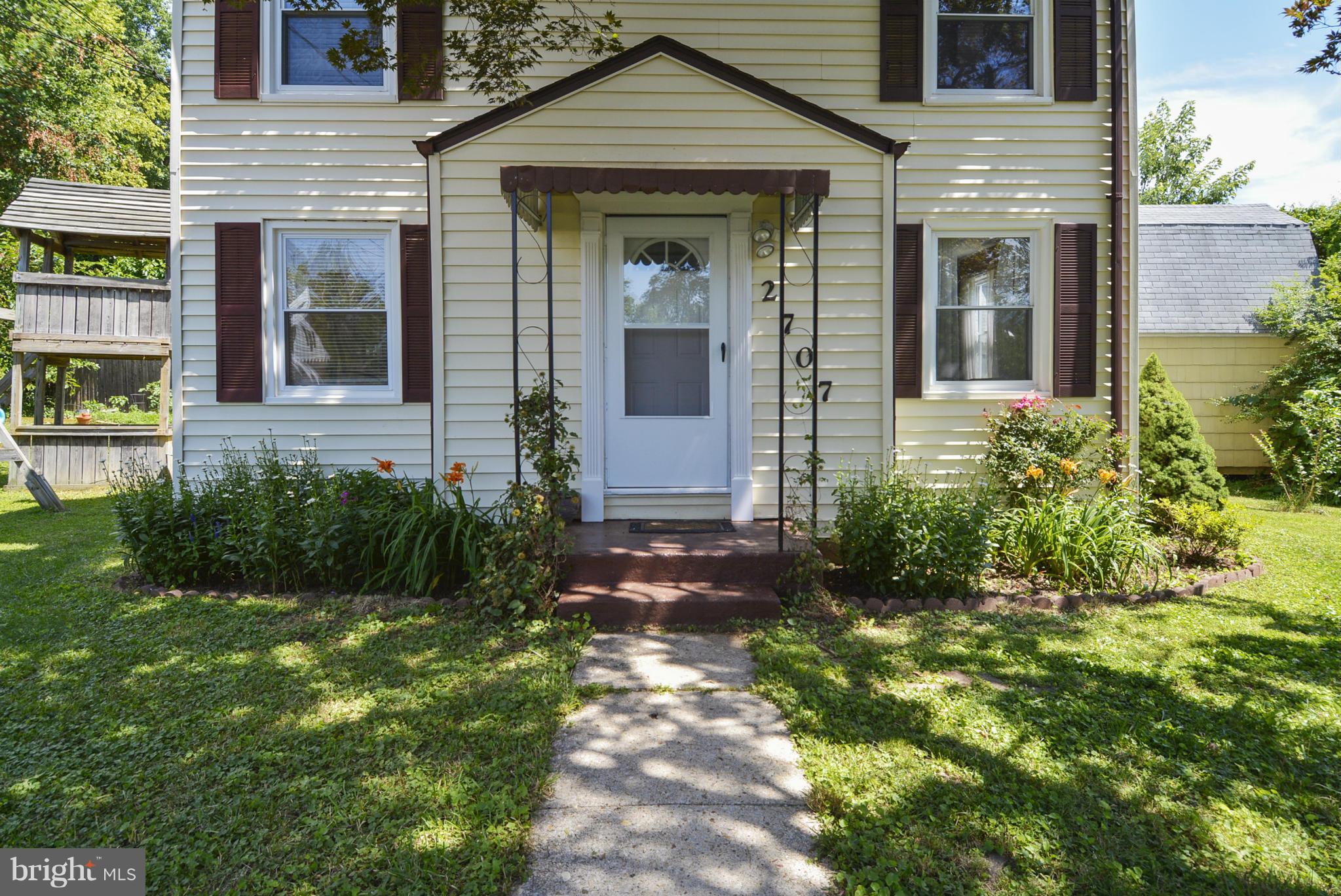 2707 Weisman Road Silver Spring, MD 20902 - Photo 2 of 30 front view of a house