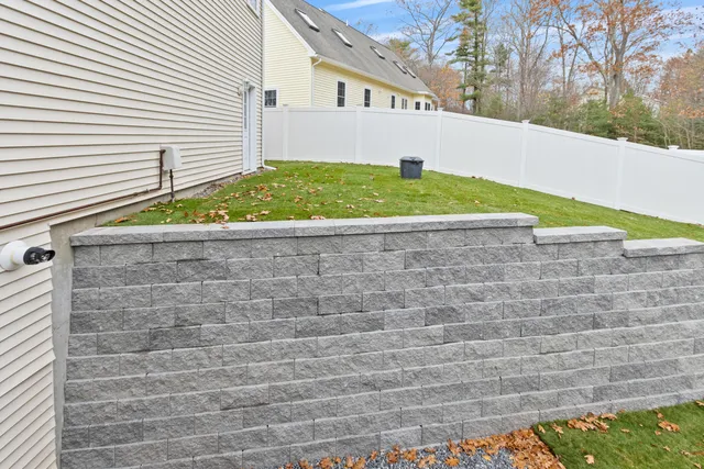 $785,000 | 3 Izzy Lane, Kittery, ME 03904