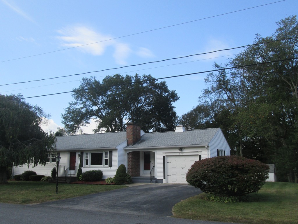 42 Cushing Road Webster, MA 01570 - Photo 1 of 30 Gallery Image 1