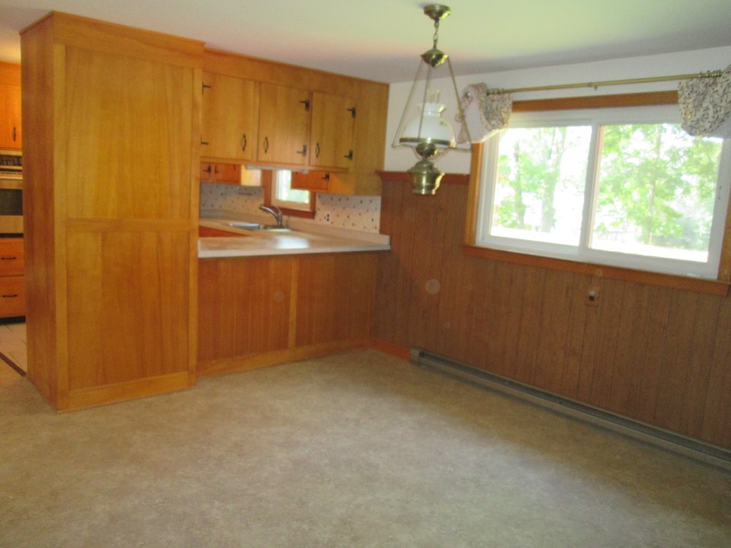 42 Cushing Road Webster, MA 01570 - Photo 12 of 30 Gallery Image 12