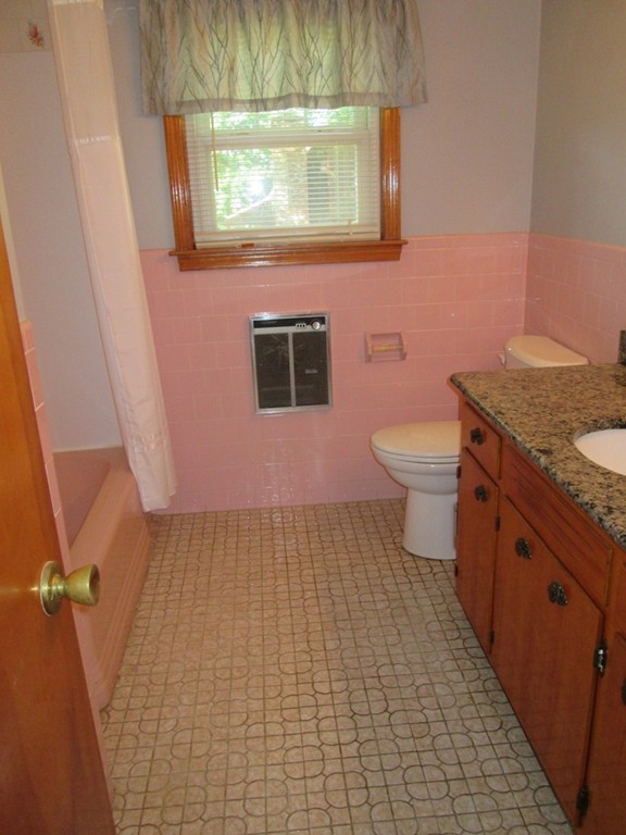 42 Cushing Road Webster, MA 01570 - Photo 17 of 30 Gallery Image 17