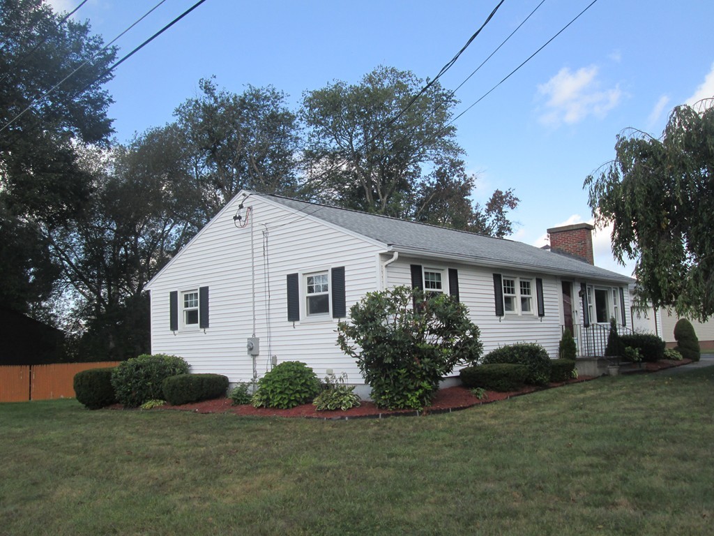 42 Cushing Road Webster, MA 01570 - Photo 2 of 30 Gallery Image 2