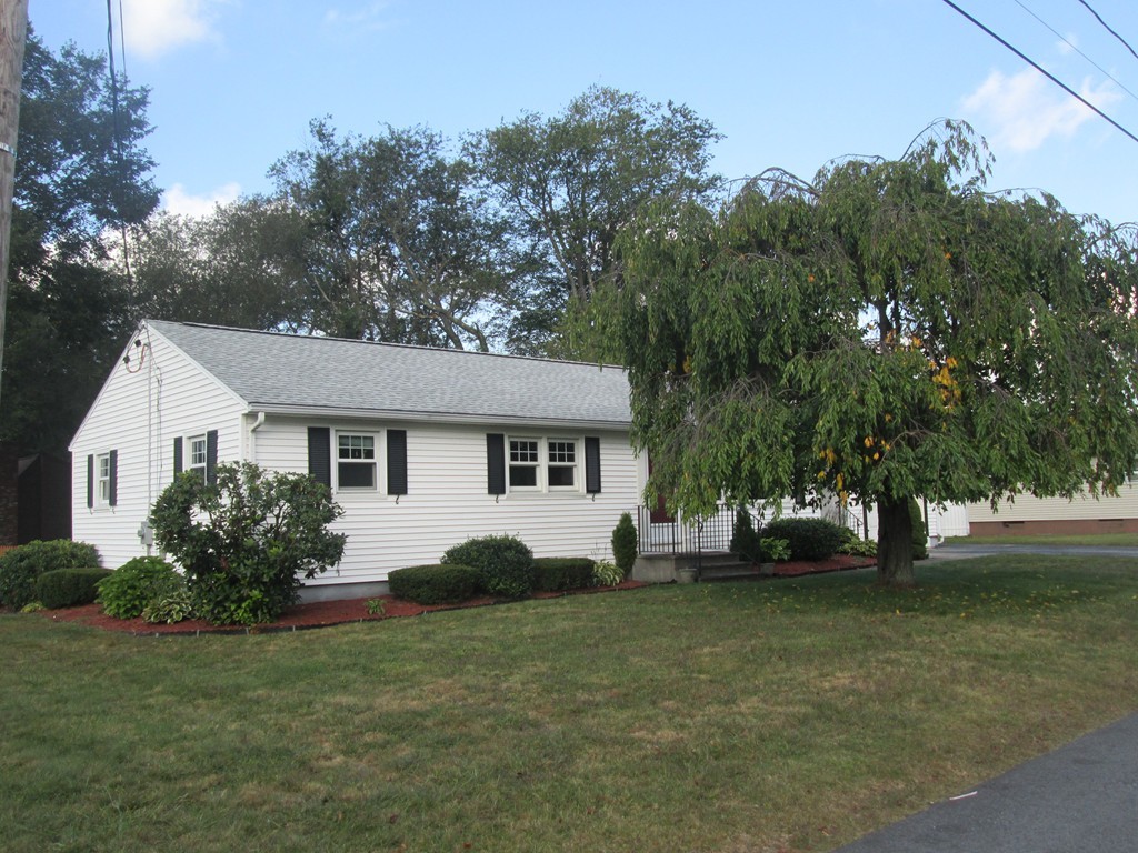 42 Cushing Road Webster, MA 01570 - Photo 7 of 30 Gallery Image 7