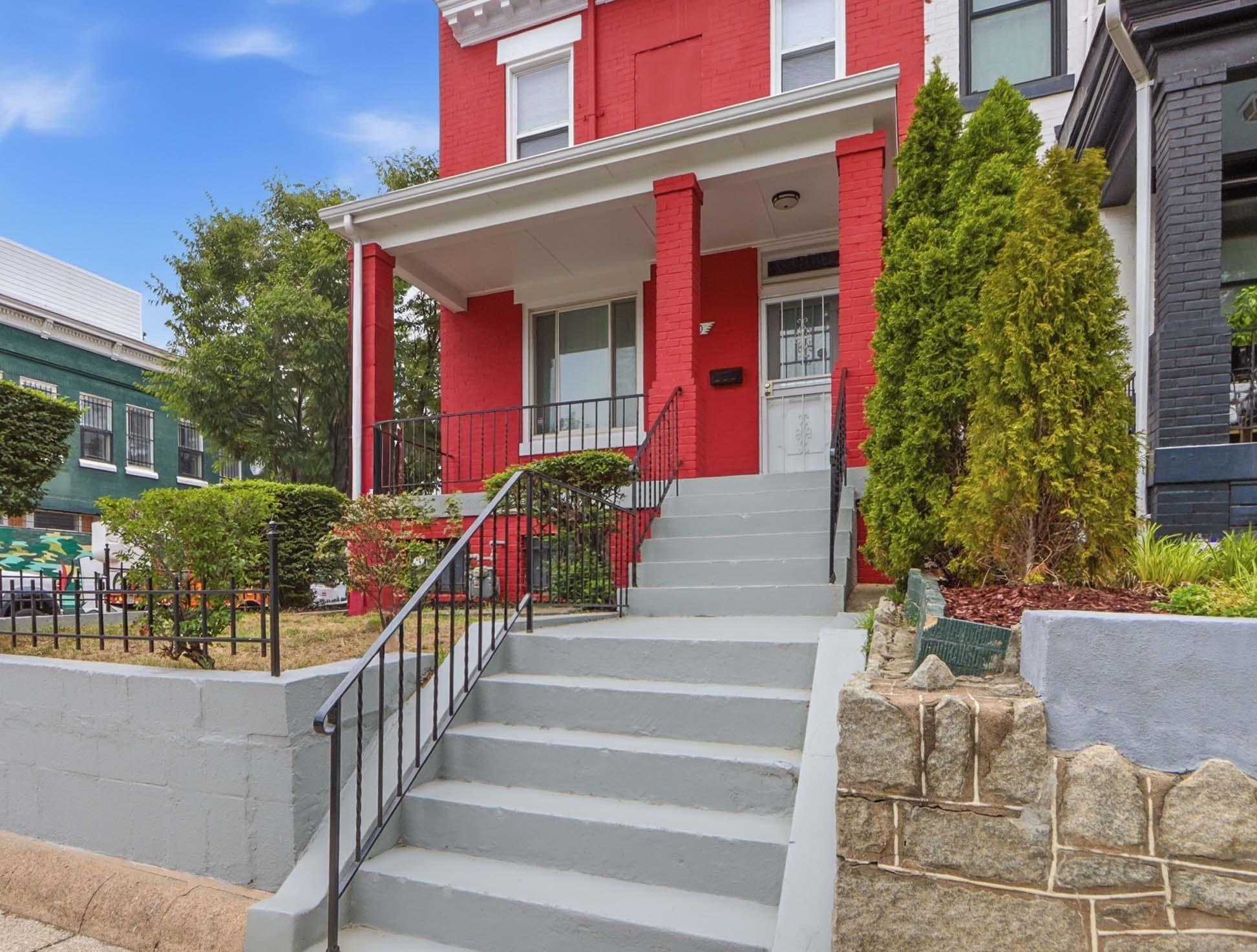 140 U Street Northeast Washington, DC 20002 - Photo 2 of 34 Charming vibrant brick corner townhome.
