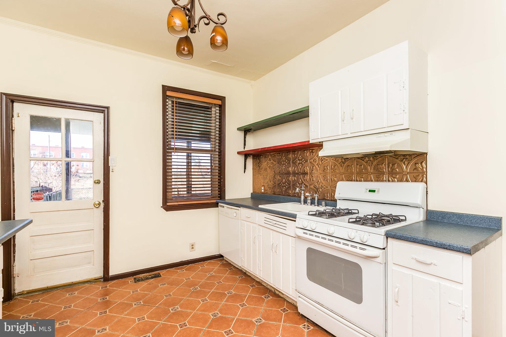 612 Rappolla Street Baltimore, MD 21224 - Photo 11 of 30