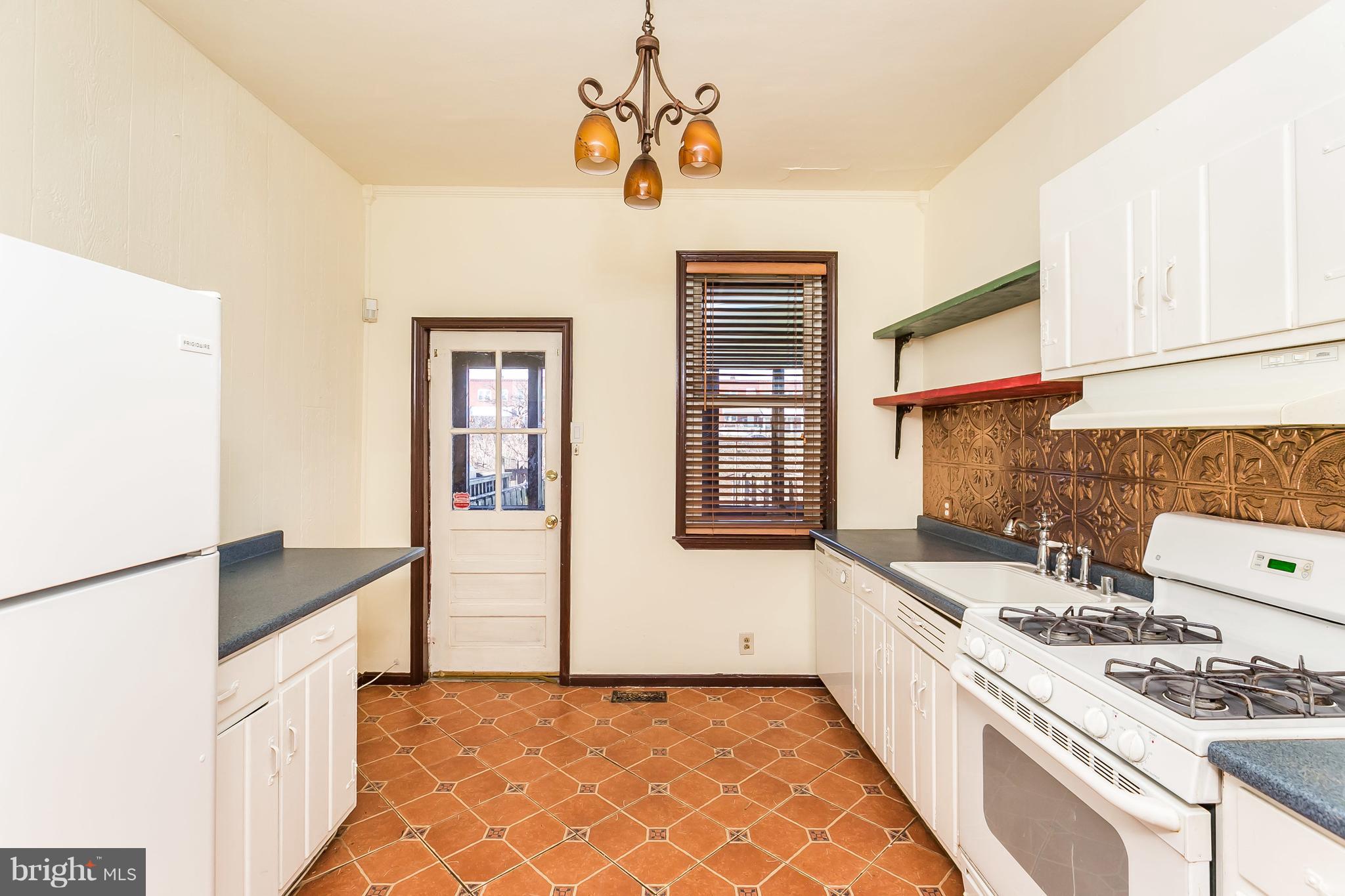 612 Rappolla Street Baltimore, MD 21224 - Photo 10 of 30