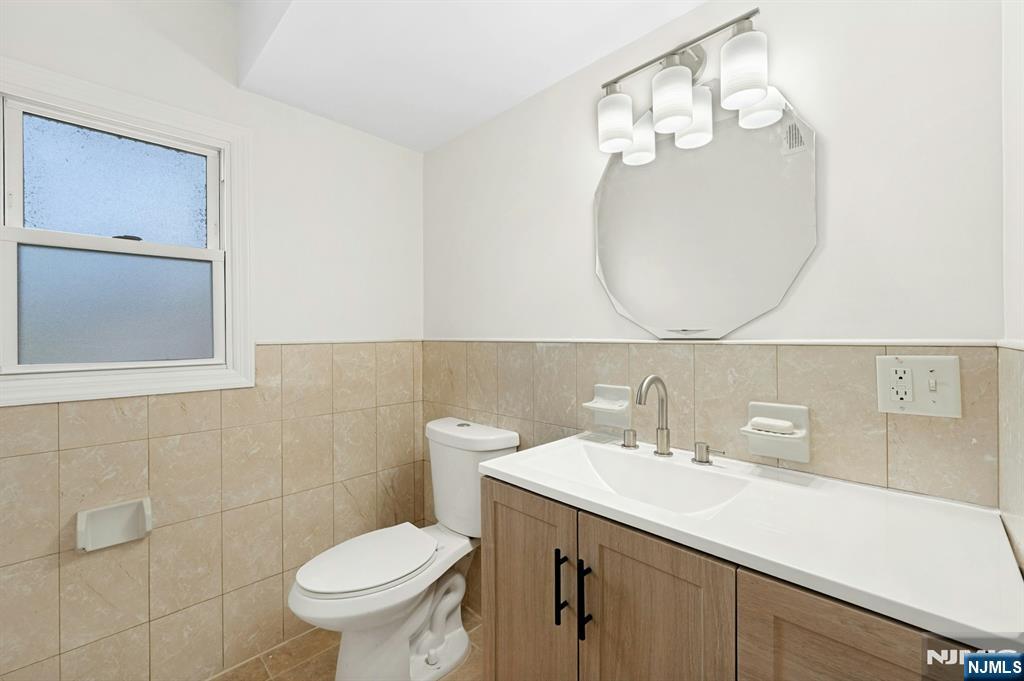 726 Saddle River Road Saddle Brook, NJ 07663 - Photo 27 of 32