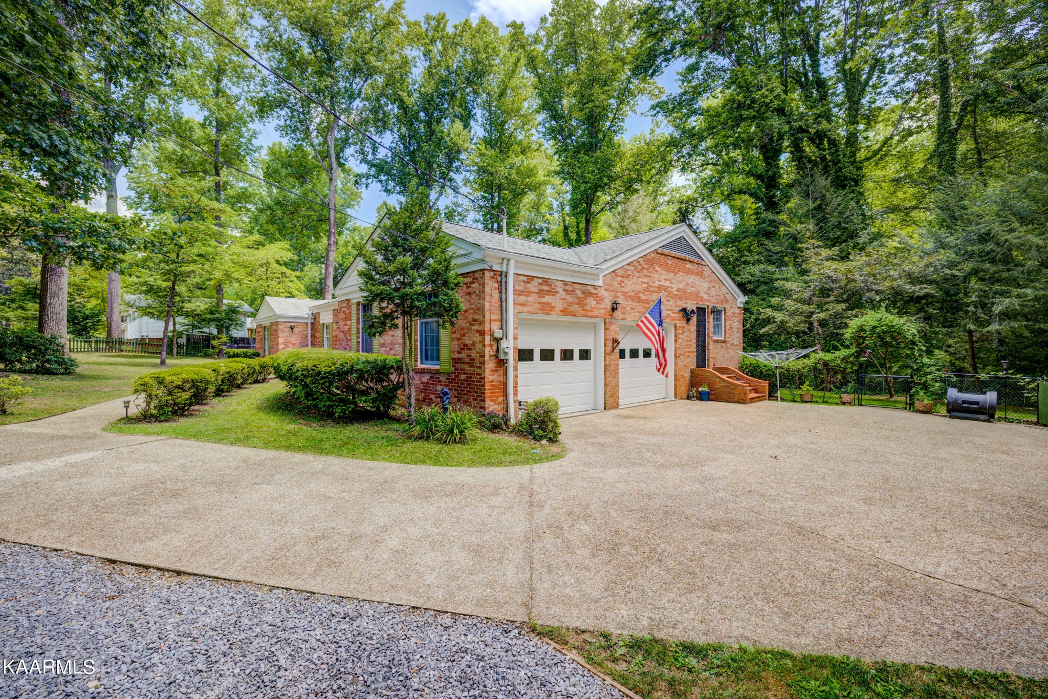 134 Nebraska Avenue Oak Ridge, TN 37830 - Photo 2 of 24 Gallery Image 2