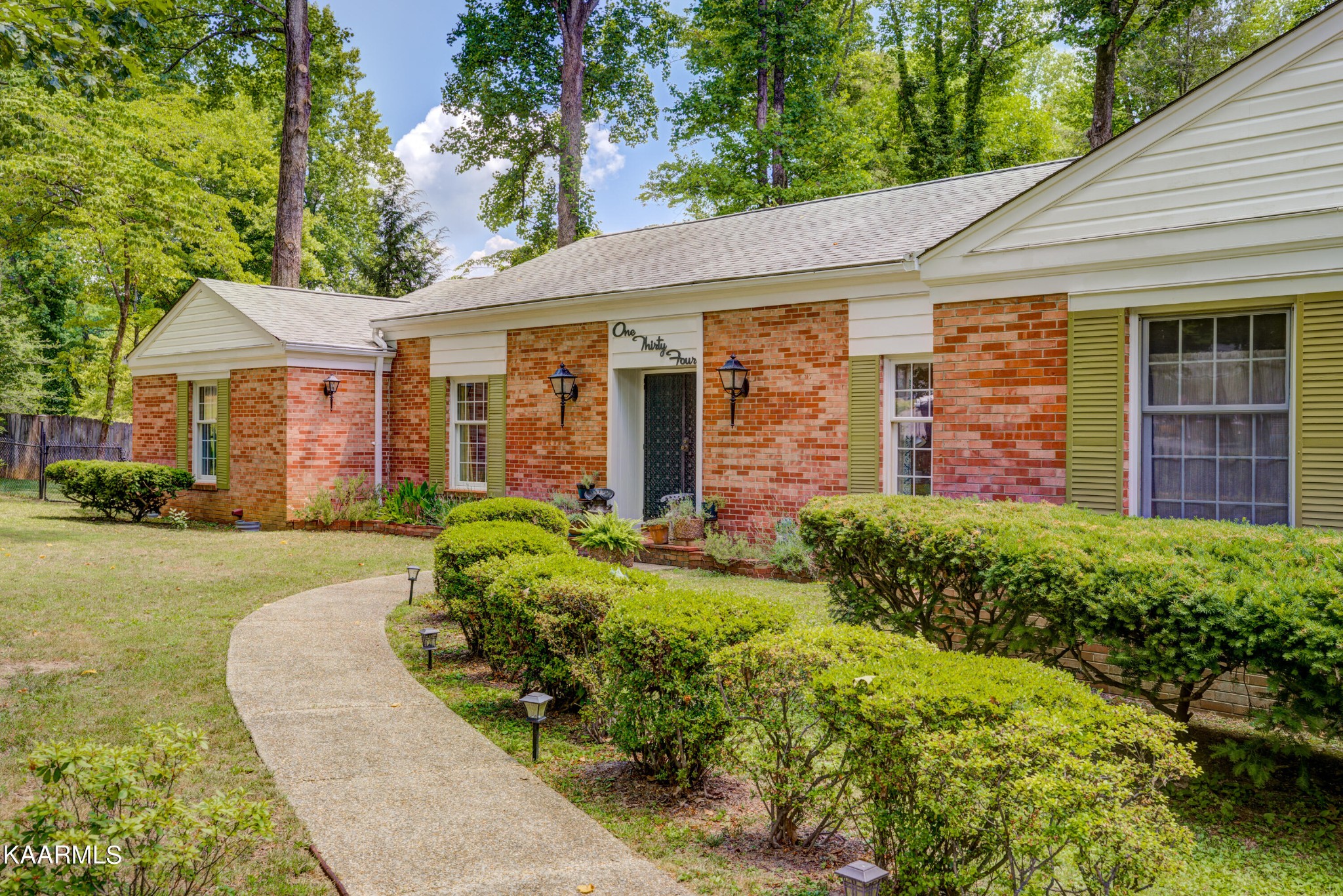134 Nebraska Avenue Oak Ridge, TN 37830 - Photo 3 of 24 Gallery Image 3
