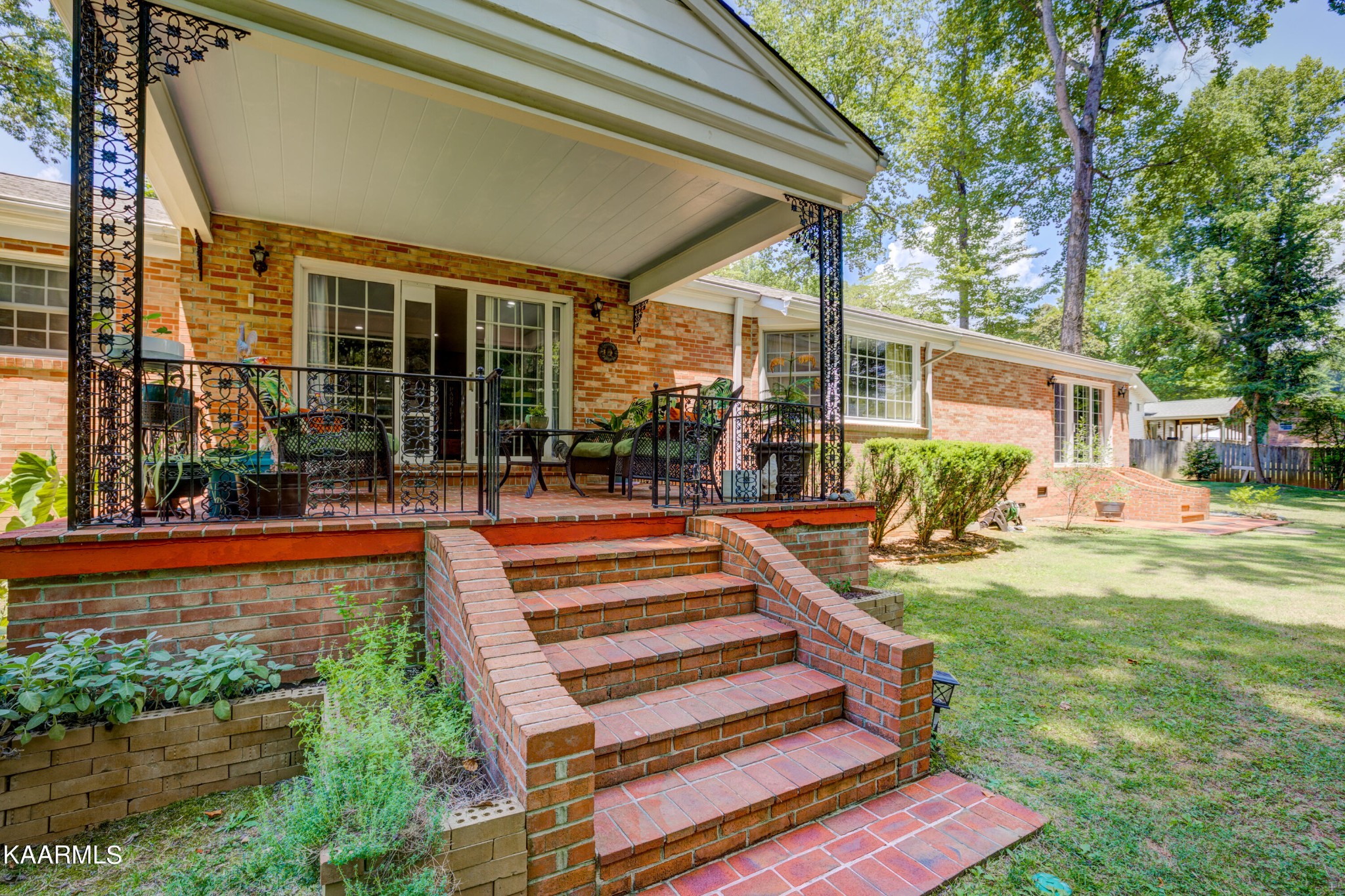 134 Nebraska Avenue Oak Ridge, TN 37830 - Photo 9 of 24 Gallery Image 9