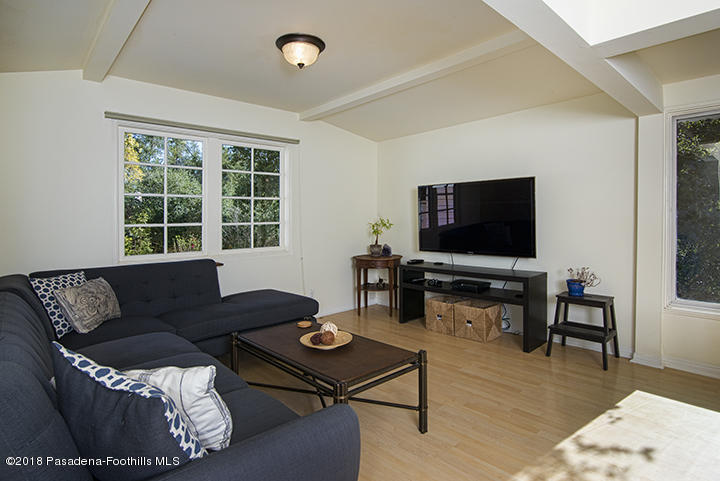 1111 Laguna Road Pasadena, CA 91105 - Photo 22 of 66 CJC_4899A