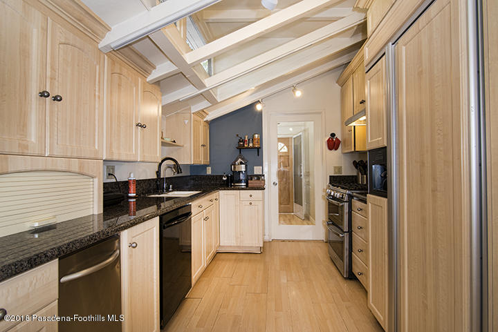 1111 Laguna Road Pasadena, CA 91105 - Photo 26 of 66 CJC_4929A