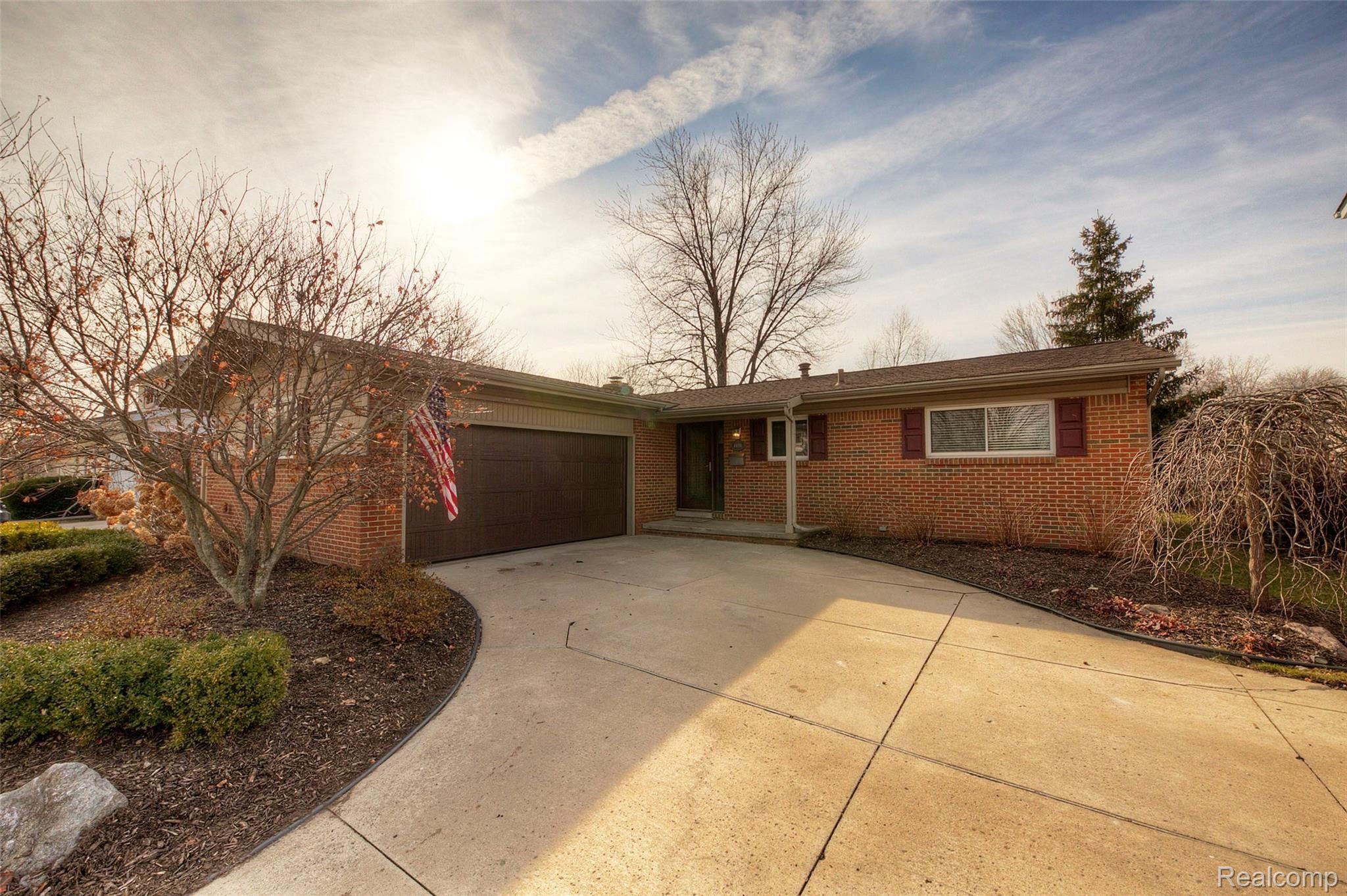 44151 Arlington Road Canton, MI 48187 - Photo 1 of 29 1 Front.jpg